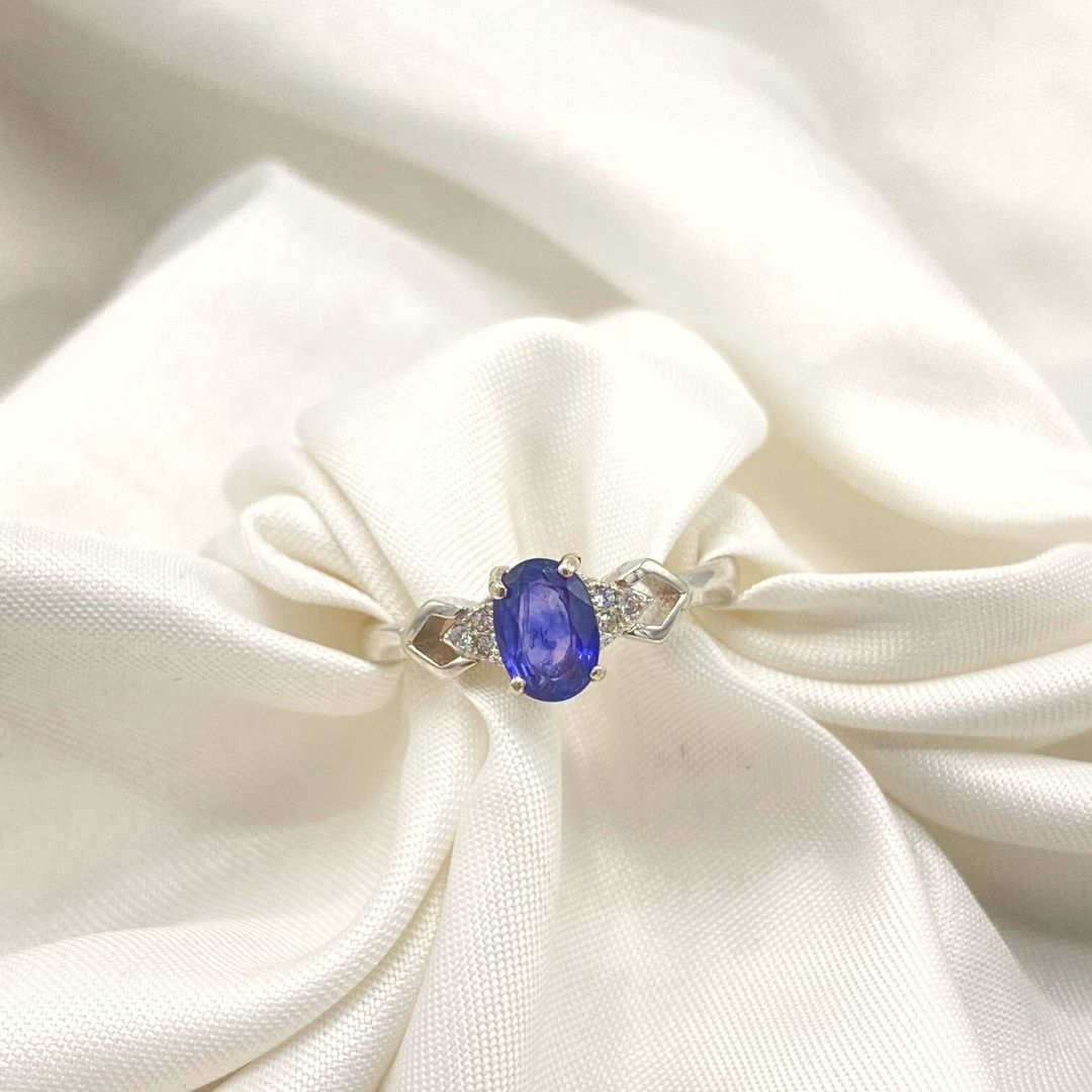 NATURAL BLUE SAPPHIRE - STARLIGHT