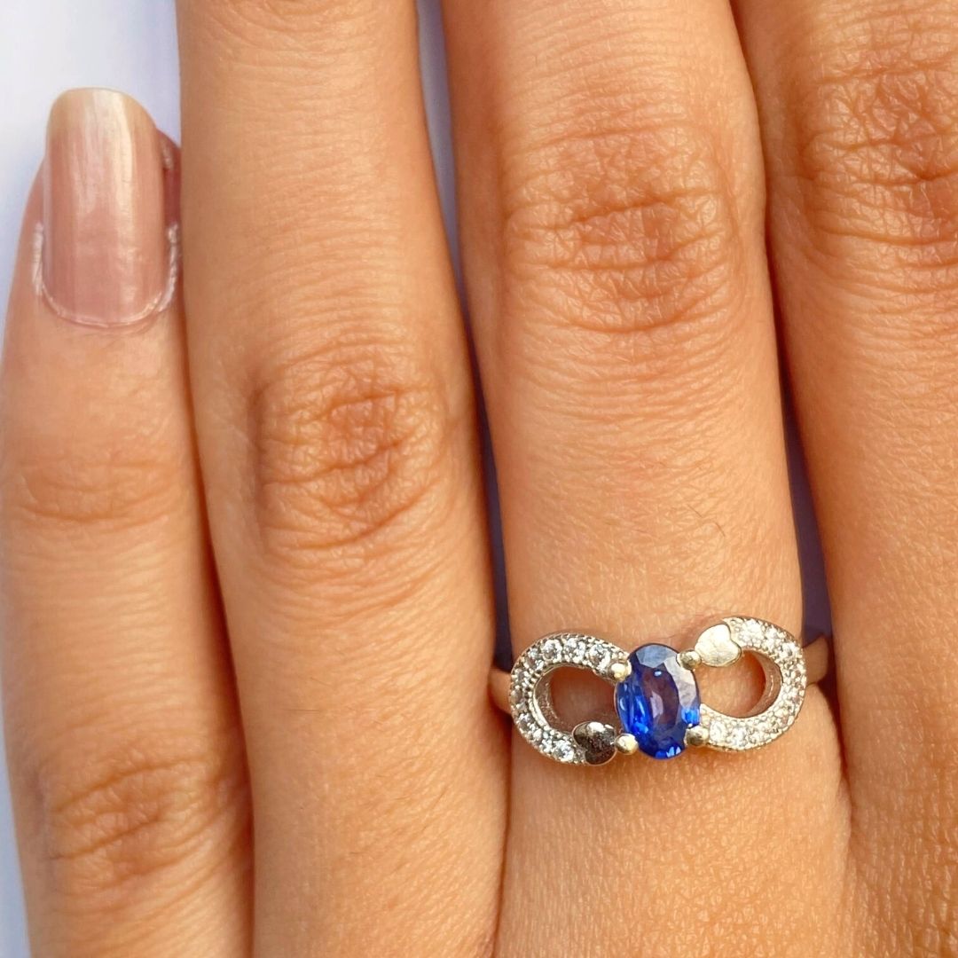 NATURAL BLUE SAPPHIRE - LOVE BOW - SENSATION Pakistan