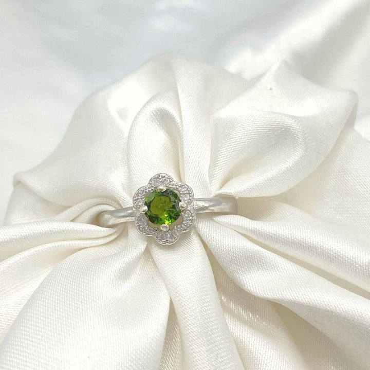 NATURAL PERIDOT - LAUREL - SENSATION Pakistan
