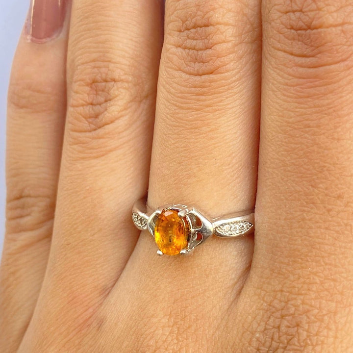 NATURAL YELLOW SAPPHIRE - ELODIE - SENSATION Pakistan