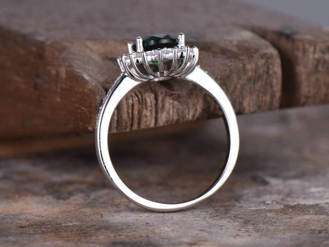PRINCESS DIANA EMERALD RING - 925 SILVER - SENSATION Pakistan