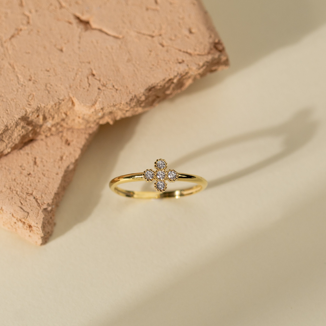 Dainty Lucky Clover Ring