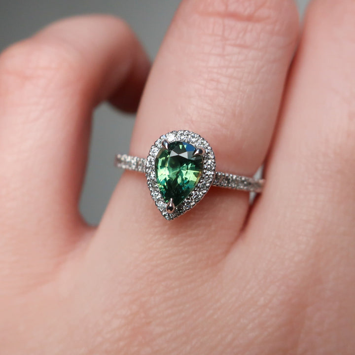 Luna Emerald Ring