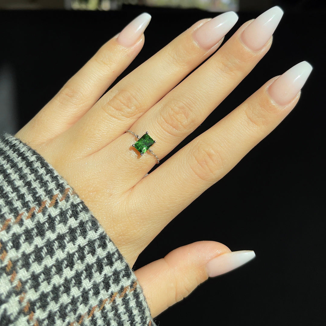 Royal Radiance Emerald Green Ring