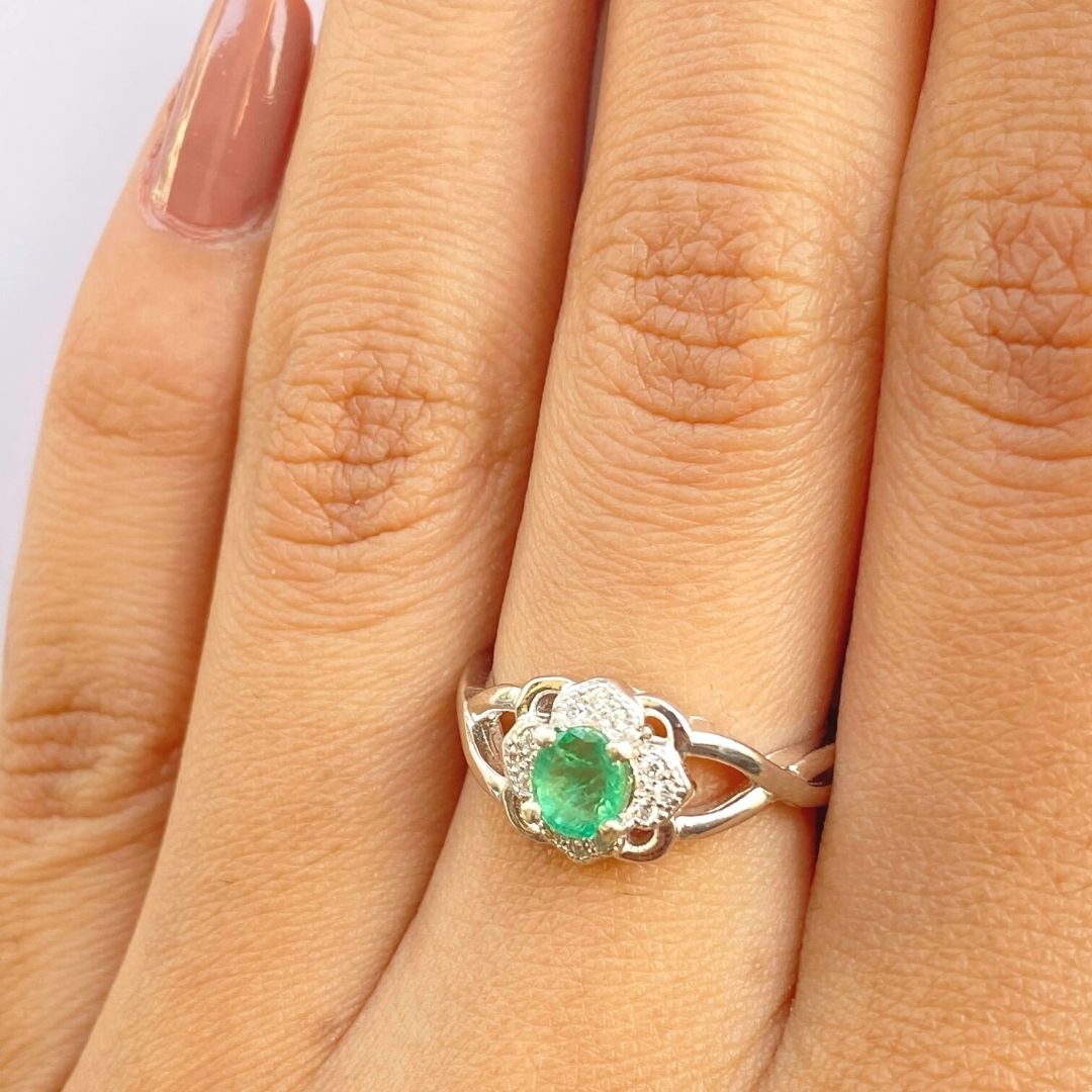 NATURAL EMERALD - FLORIA - SENSATION Pakistan