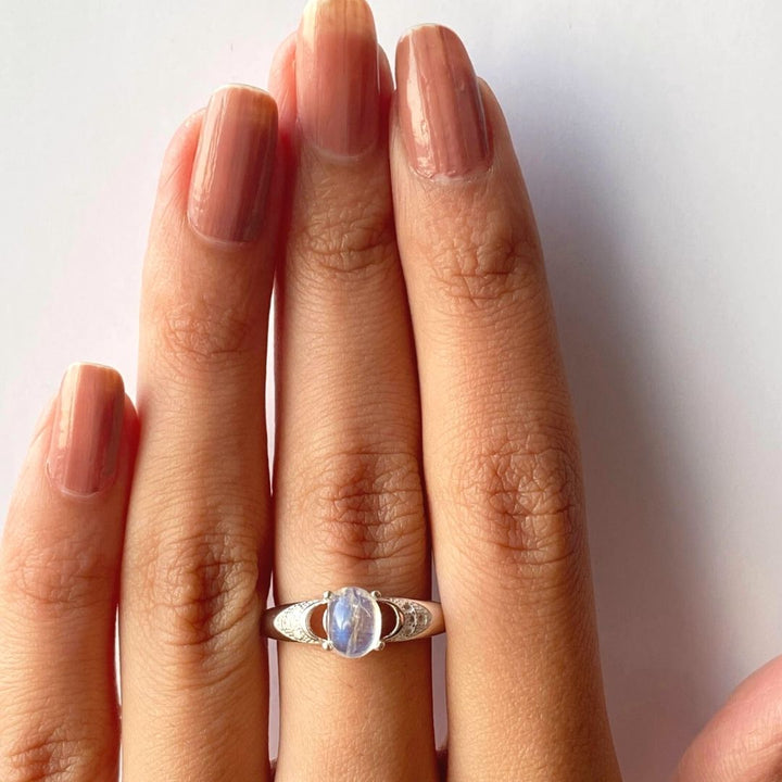 NATURAL MOONSTONE - ELODIE - SENSATION Pakistan