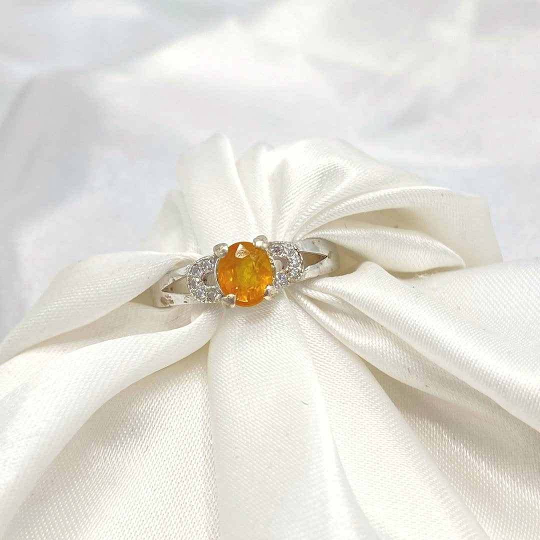 NATURAL YELLOW SAPPHIRE - STARLIGHT - SENSATION Pakistan