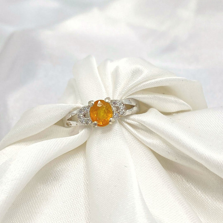 NATURAL YELLOW SAPPHIRE - STARLIGHT - SENSATION Pakistan