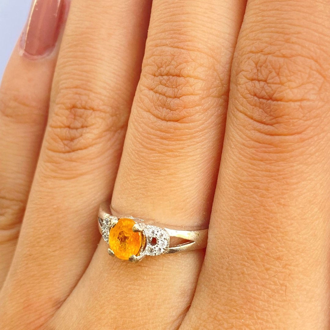 NATURAL YELLOW SAPPHIRE - STARLIGHT - SENSATION Pakistan