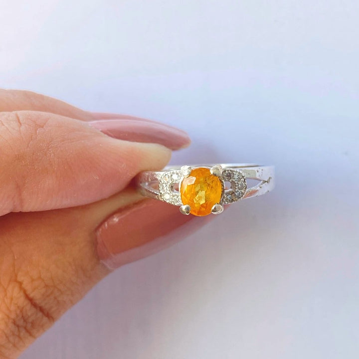 NATURAL YELLOW SAPPHIRE - STARLIGHT - SENSATION Pakistan